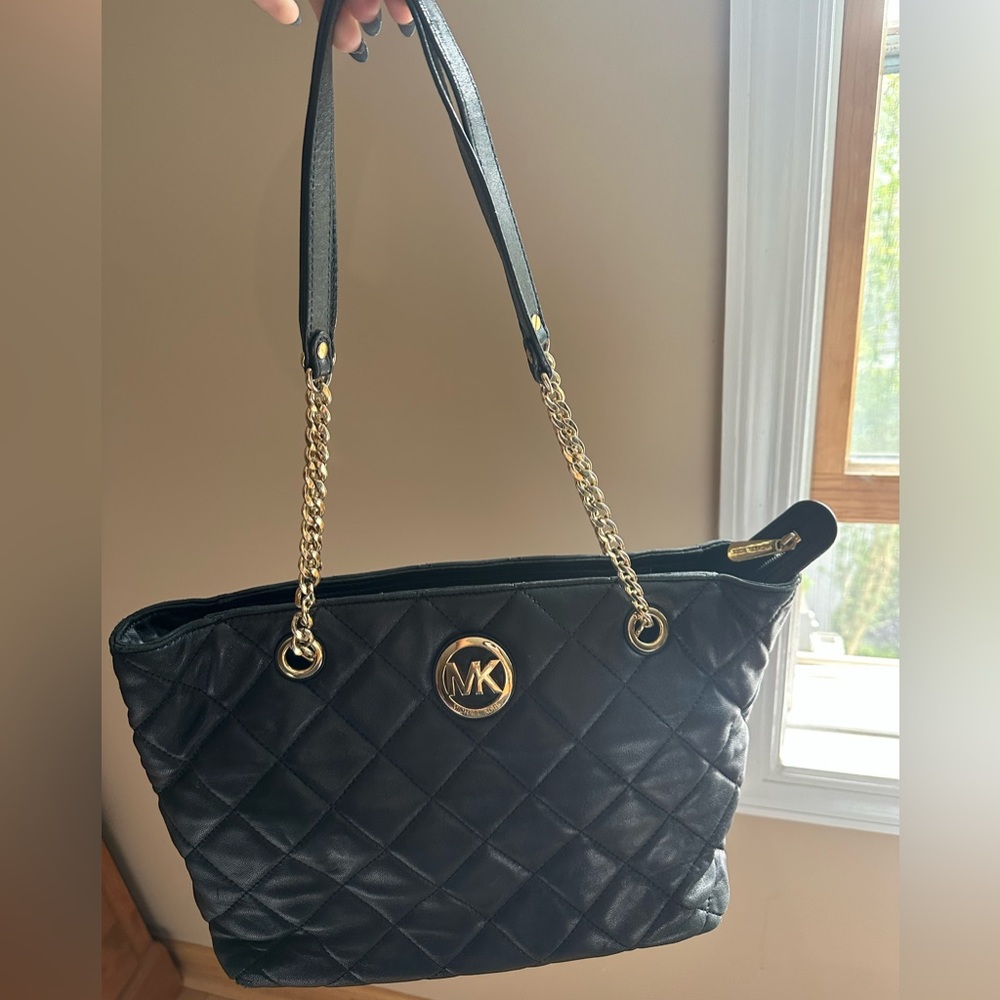 MK QUILTED TOTE IN GOOD CONDITION